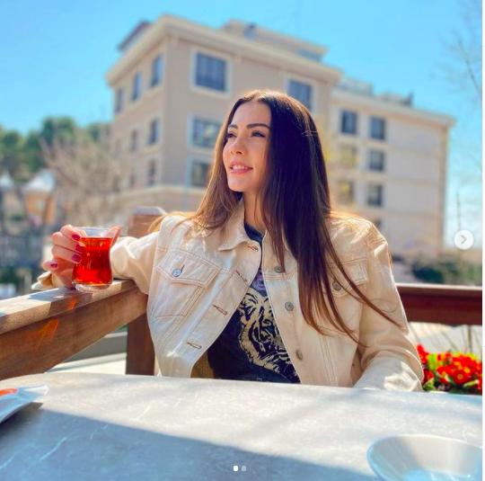 Aşk Mantık İntikam'daki Esra Özge Özberk karavandan paylaştı ortalık alev aldı - Resim: 2