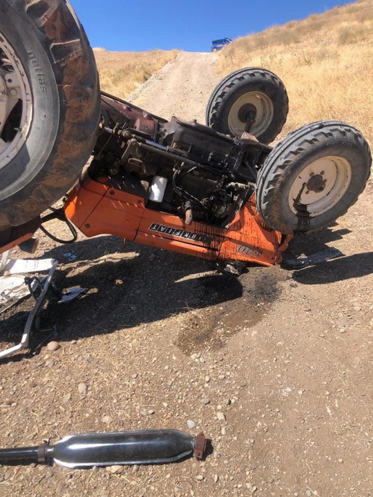 Adıyaman'da traktör sürücüsü devrilen traktörün altında kaldı! - Resim: 1