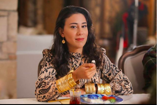 Sefirin Kızı'nın Elvan gelini Hivda Zizan Alp bikinisiyle olay oldu - Resim: 3