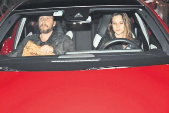 Elimi Bırakma dizisinin Azra'sı Alina Boz ile Sezen Aksu'nun oğlundan aşk pozu! - Resim: 2