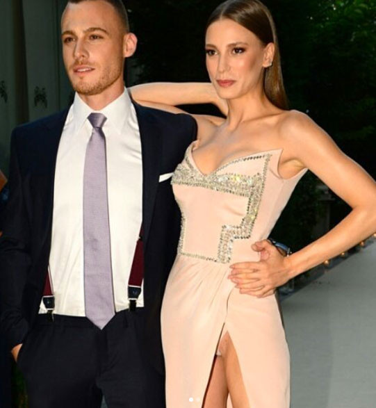 Serenay Sarıkaya'dan kötü haber! Film çekimi iptal edilince... - Resim: 3