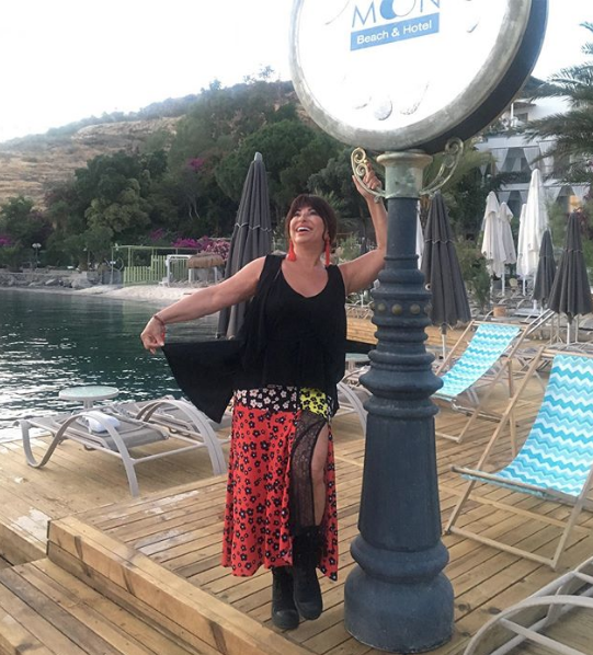 Nilgün Belgün'ün gençlik halini gördünüz mü? Sosyal medya yıkıldı - Resim: 4