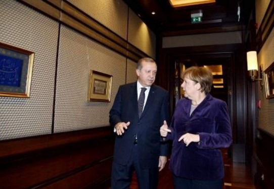 Merkel'den Erdoğan'a hat sorusu:  Siz yazabiliyor musunuz? - Resim: 4