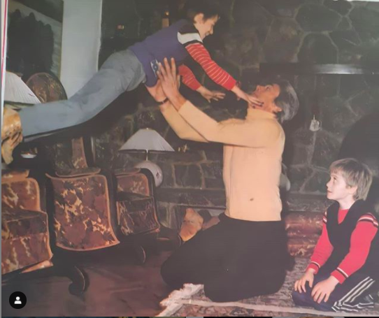 Cüneyt Arkın kaç yaşında aslen nereli eşi Betül Arkın yaşı kaç? - Resim: 1