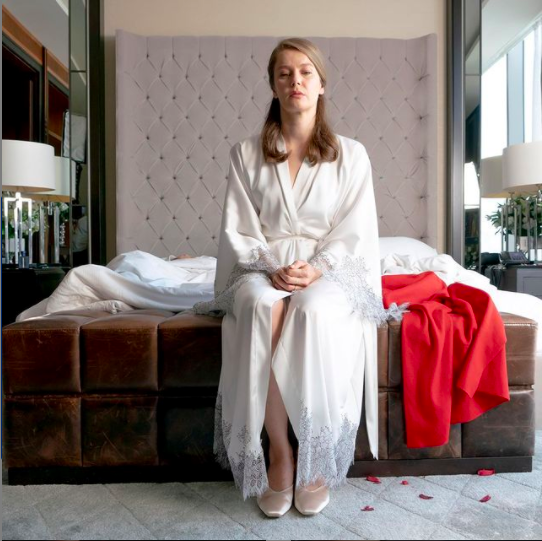 Camdaki Kız'da Hayri kim kitaba göre Nalan ile nasıl tanışması nasıl? - Resim: 2