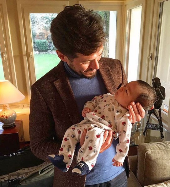 Kıvanç Tatlıtuğ'un kendinden yakışıklı kuzenine bakın olay! - Resim: 4