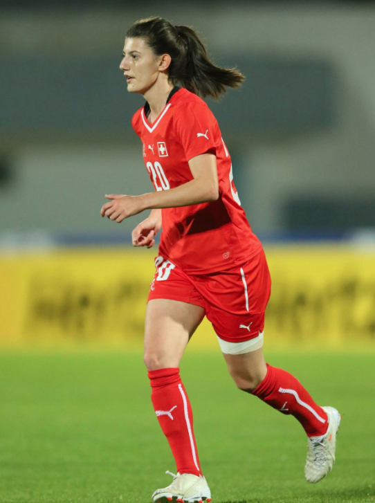 Göle yüzmek için giren kadın futbolcu Florijana Ismaili'nin cesedi bulundu - Resim: 4