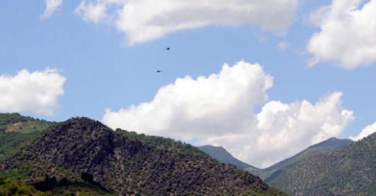 Tunceli'de teröristlerle sıcak temas! - Resim: 2