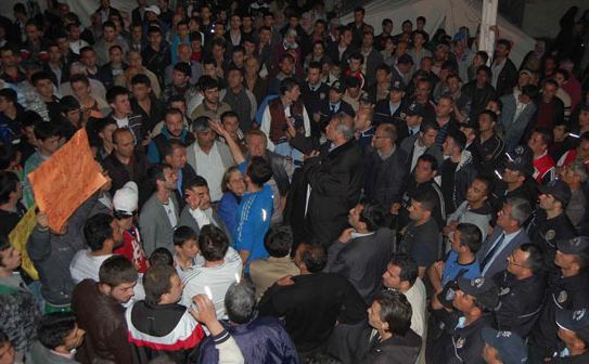 Depremzedeler Erdoğan'ı protesto etti - Resim: 1