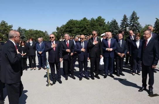 Erdoğan'dan 30 Ağustos Zafer Bayramı'nda bir ilk! Anıtkabir'den sonra bakın nereyi ziyaret etti - Resim: 1