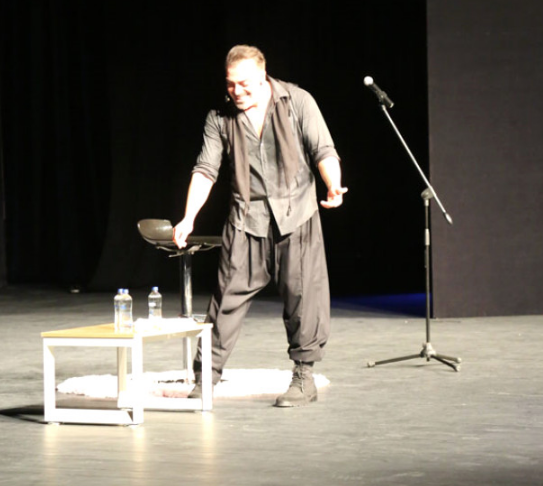 Ünlü komedyene büyük şok! Boş koltuklara gösteri yaptı - Resim: 3