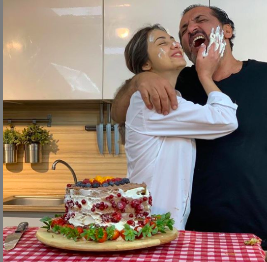 Mehmet Yalçınkaya'nın eline ne oldu parmağı neden kesik? - Resim: 1