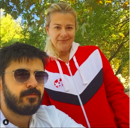 Survivor Tayfun'un annesi kimdir Ebru Çolak kaç yaşında? - Resim: 2