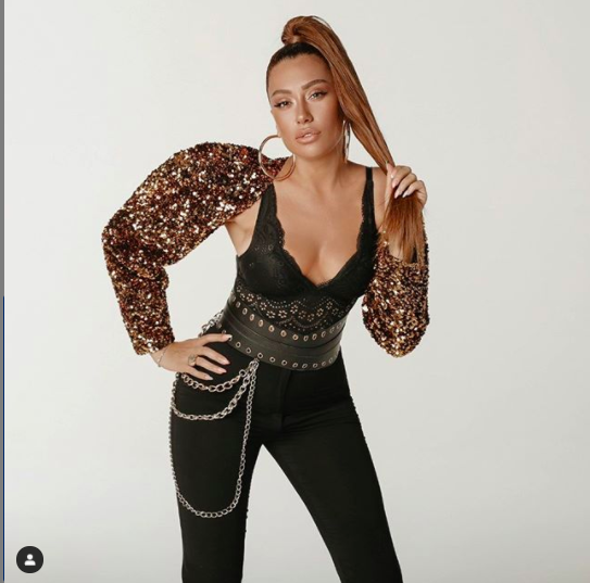 Nil Karakaş kimdir kaç yaşında Nil Karakaş evli mi? - Resim: 1