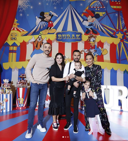 Demet Akalın yine yaptı yapacağını karantina altında kebap partisi - Resim: 1