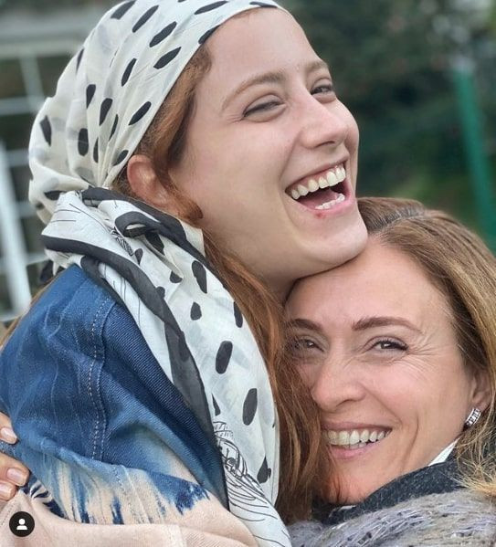 Ceyda Düvenci eşi Bülent Şakrak'la paylaştı takipçileri 'Özeliniz özel kalsın' deyip eleştirdi - Resim: 4