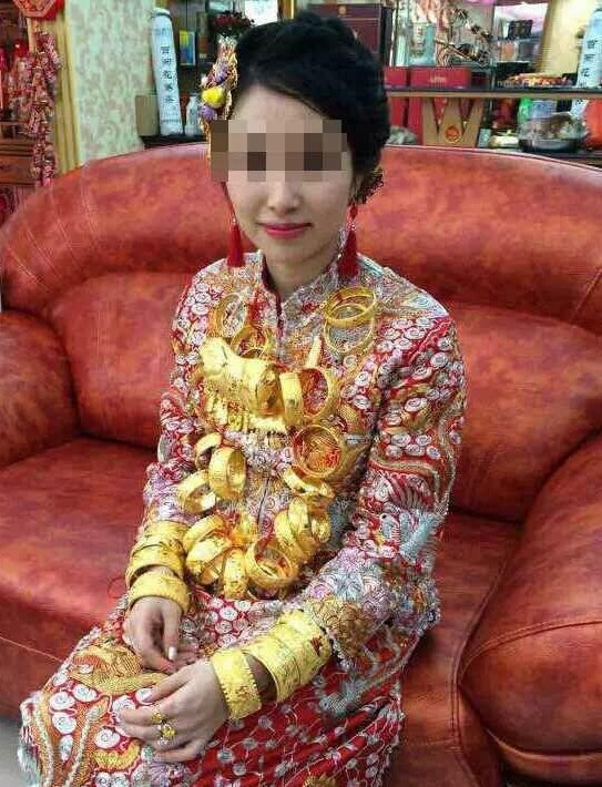 Çin'de altınlarla dolu düğün! Deste deste de para... - Resim: 4