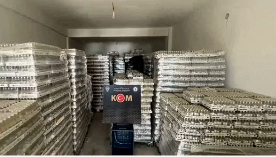 81 ilde 'Çengel-5' operasyonu: 187 ton sahte ve kaçak alkole el konuldu, 35 milyon TL'lik vergi kaybı engellendi - Resim: 0