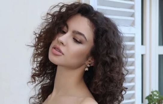 Su Burcu Yazgı Coşkun'dan iddialı kare: "Prenses gibi" - Resim: 7