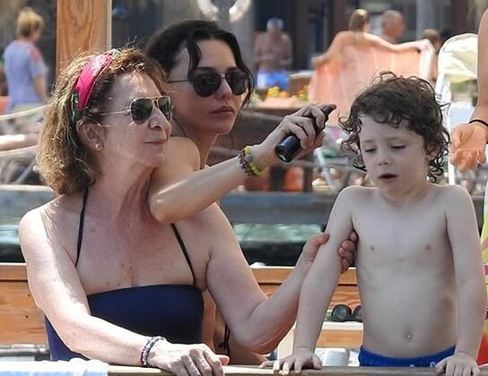 46 yaşındaki Hande Ataizi fiziğiyle mankenlere taş çıkarttı! - Resim: 2