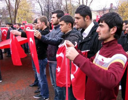 Öğrenciler terörü böyle lanetledi - Resim: 2
