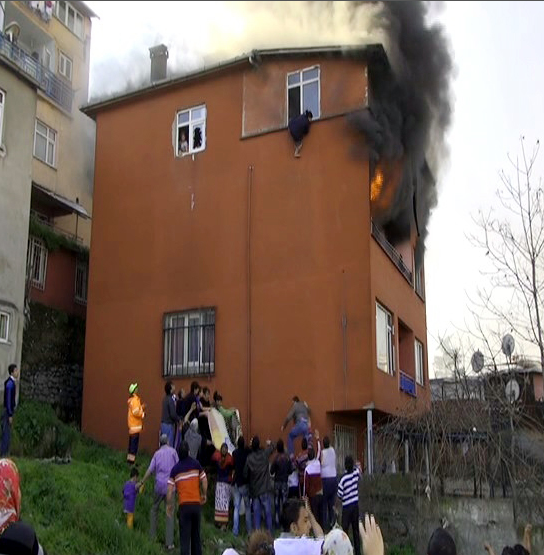 Yangında can pazarı yaşandı - Resim: 1