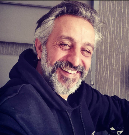 Gönüldağı'nda Fikret rolüyle herkesi birbirine katmıştı Ruhi Sarı şimdi seyircinin gönlünü almaya geliyor - Resim: 1