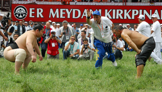 Kırkpınar Sumo ya karşı - Resim: 1