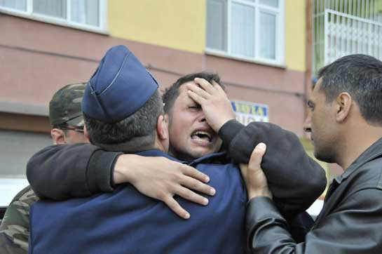 Şehit evlerine ateş düştü! - Resim: 2