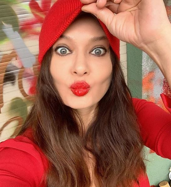 Nurgül Yeşilçay'ın  Scarlett Johansson yorumu olay oldu! 'G.t göbek salmış' - Resim: 3