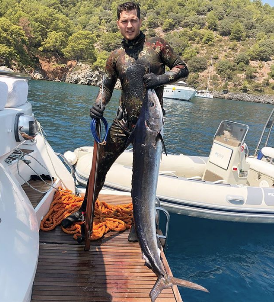 Çağatay Ulusoy yeni imajıyla tepki topladı! Bakın artık kime benziyor - Resim: 4