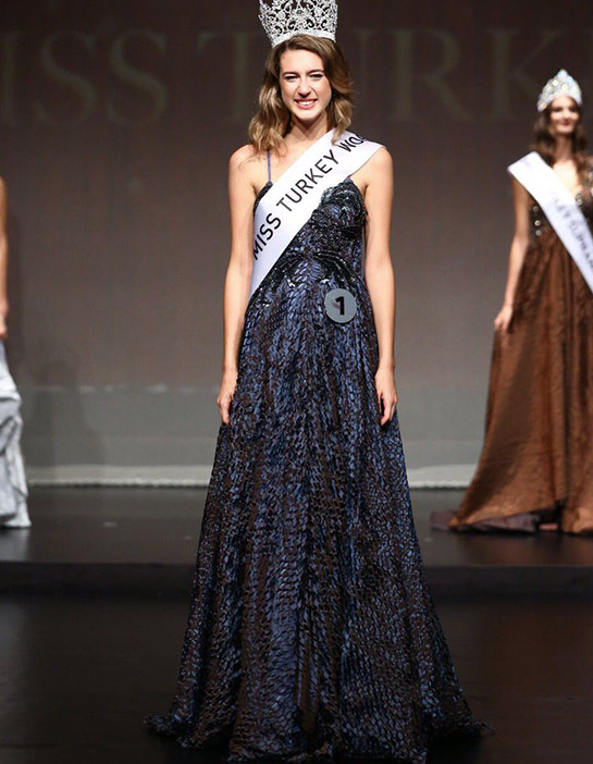 Itır Esen tacı geri alınan yeğenine acımadı - Resim: 2