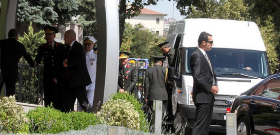 Komutanlar Başbakanlık'a böyle geldi - Resim: 4