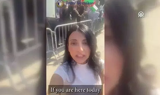 Yahudi asıllı meclis üyesinden öğrencilere silahlı gözdağı! Gözaltına alındı - Resim: 0