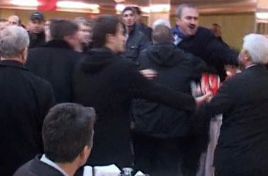 MHP'de yumruklar konuştu - Resim: 2