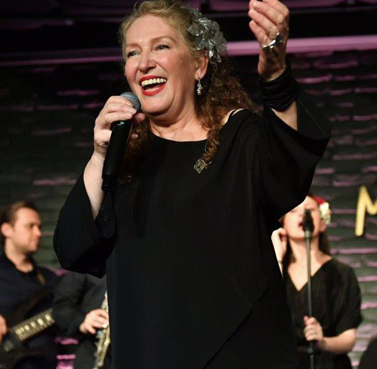 58 yaşındaki Suzan Kardeş'in mini etekli Beyonce pozu olay oldu - Resim: 4