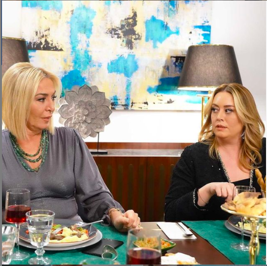 Yasak Elma seti yıkıldı Yasmin Erbil'in müstehcen pozları yaktı - Resim: 3