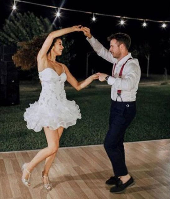 Azra Akın aşka geldi Dünya Güzeli eşi Atakan Koru'yla paylaşımına beğeni yağdı - Resim: 3