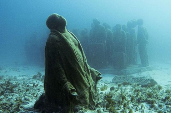 Denizin dibinden ürküten mazara - Resim: 2