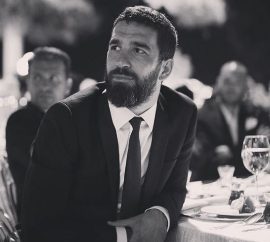 Dün oynadığı maçta yuhalanmıştı... Arda Turan bebeği için 41 koç kestirdi! - Resim: 2