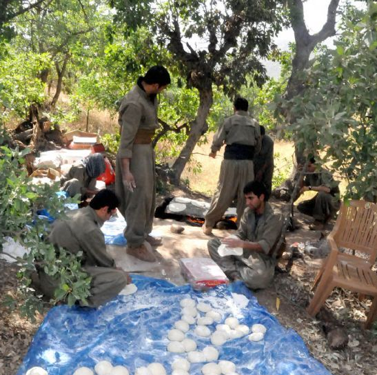 Çekilen PKK'lılardan çarpıcı fotoğraflar - Resim: 2