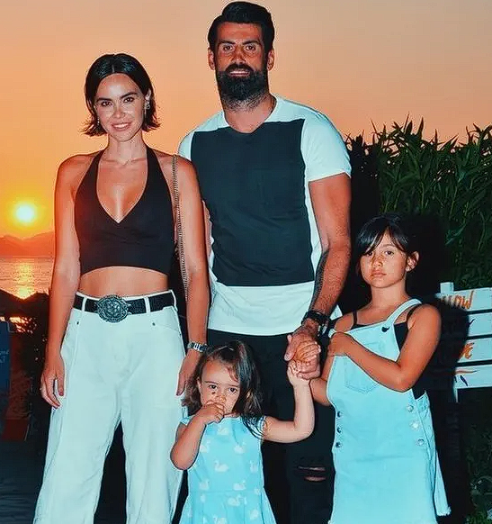 Örnek çiftten kötü haber! Volkan Demirel ve Zeynep Sever Demirel boşanıyor iddiası - Resim: 2