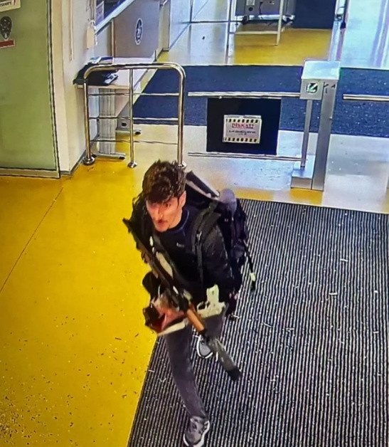 TUSAŞ'a saldıran teröristlerin görüntüsü ortaya çıktı! Bakan Yerlikaya duyurdu: İkisi de öldürüldü - Resim: 0