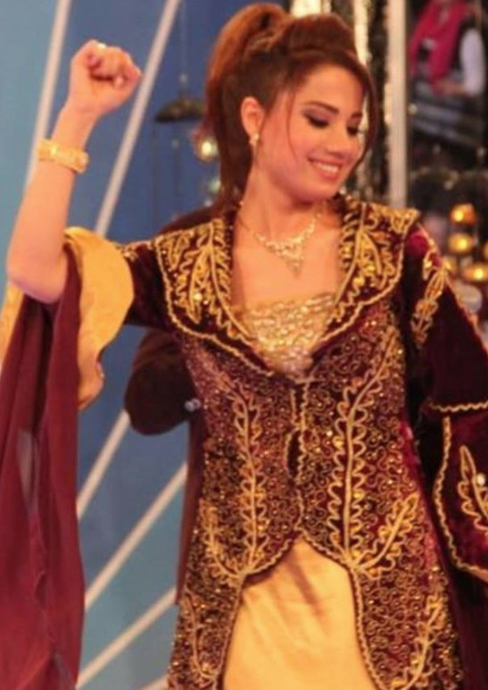 Kocası Tatlıses’in dişlerini döktü! - Resim: 4