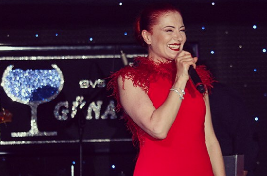 Candan Erçetin sahnede öyle bir şey yaptı ki yuhalanıp terk edildi! - Resim: 2