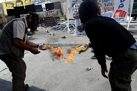 Taksim'de molotofu böyle hazırladılar! - Resim: 1