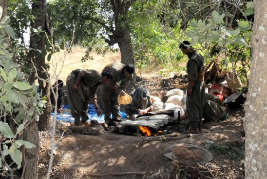 Çekilen PKK'lılardan çarpıcı fotoğraflar - Resim: 1