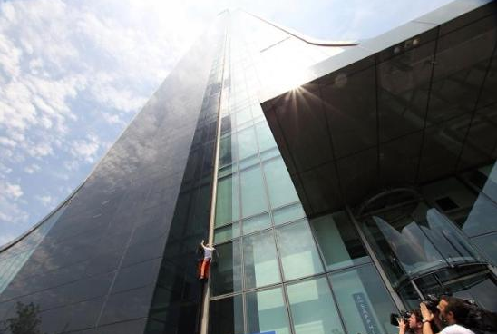 Örümcek Adam İstanbul tırmanışında! - Resim: 3