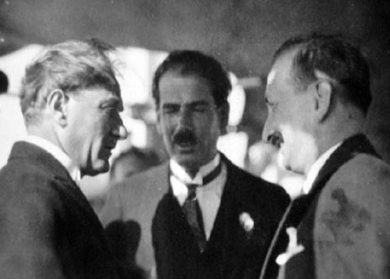 Atatürk'ün saklanan fotoğrafları bulundu! - Resim: 1