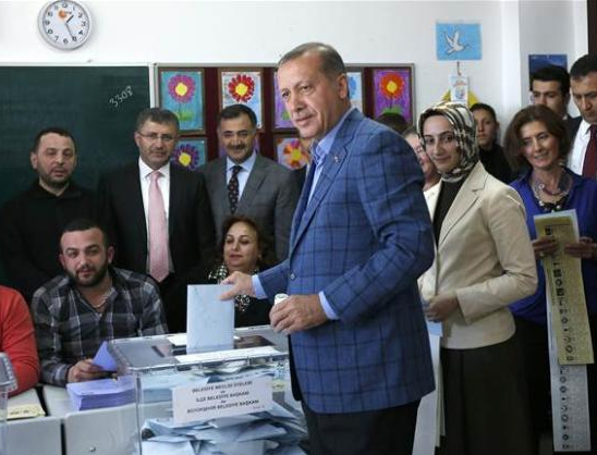 Liderler seçim sandığında - Resim: 4